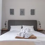 Minimalistic Apartment Petros